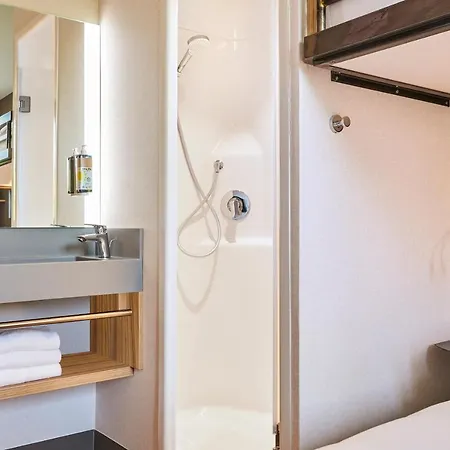 Ibis Budget Porte De La Chapelle - Arena