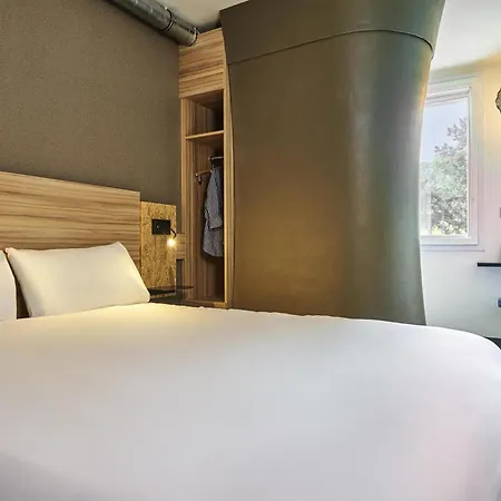 Ibis Budget Porte De La Chapelle - Arena 2*